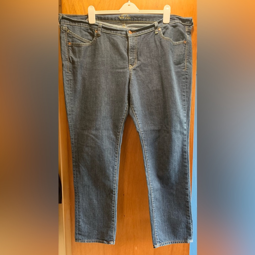 Old Navy “The Diva” size 20 Jeans